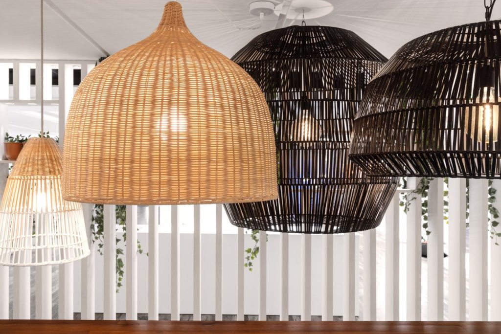 Colgantes decorativos en el showroom de VK Leading Light